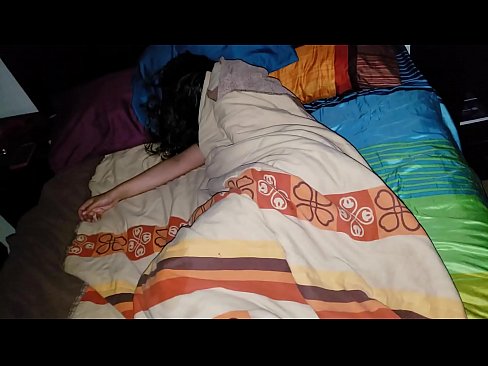 ❤️ Посинок ја кара својата млада маќеа додека таа спие. ️ Порно видео на mk.pornado-co.ru ❌️❤